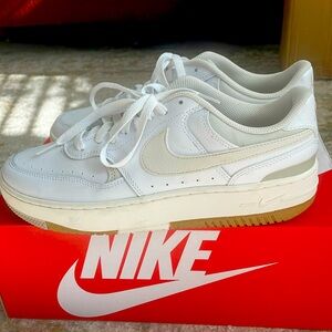 Nike Gamma Force white and bone